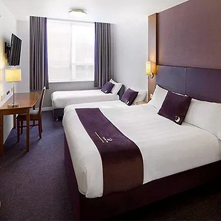 Premier Inn Newmarket Newmarket  Exterior foto
