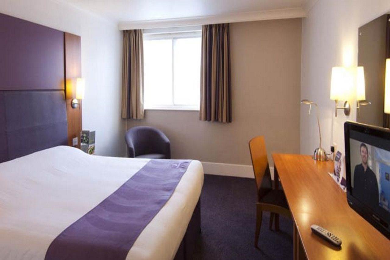 Premier Inn Newmarket Newmarket  Exterior foto