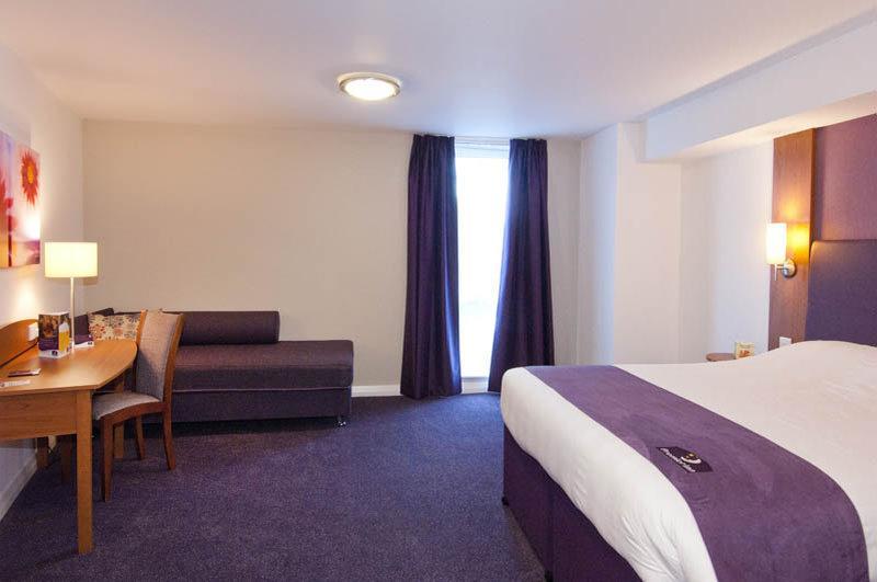 Premier Inn Newmarket Newmarket  Exterior foto